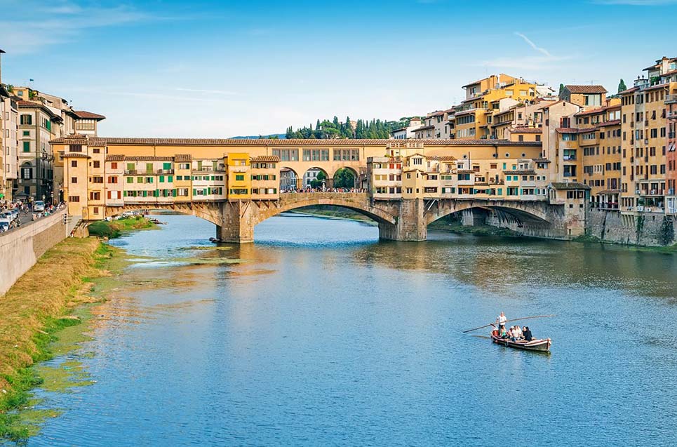 Esplorare le Acque di Firenze: Esperienze di Gite in Barca e Tour Acquatici